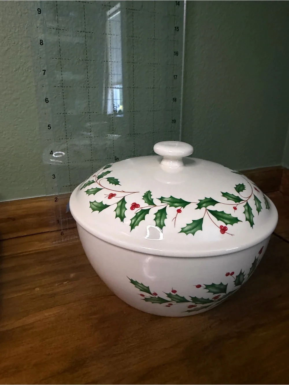 Lenox Holiday Holly Covered Casserole Dish - White, Green, Red